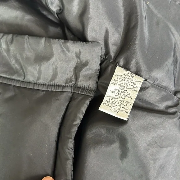 Talbots Hooded Vest with 80% Goose Down Filling 20%Feather Exclusive of Trim. - Picture 7 of 8